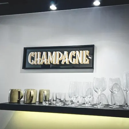 Διαμέρισμα Bakelit - Design Hideaway - Calm, Quality & Location *